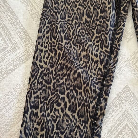 The Upside Women’s Cropped Leopard Leggings - Picture 4 of 6